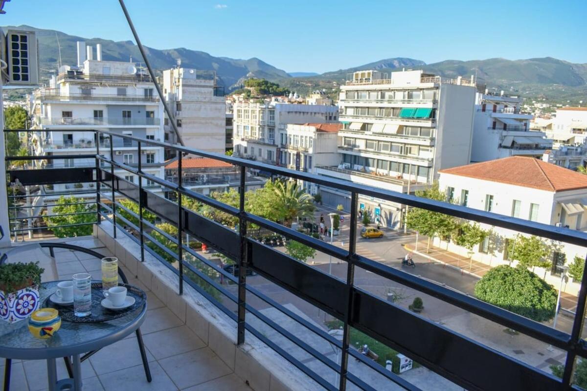 Vila Cozy Flat On The Main Square, 10Min To The Sea Kalamata Exteriér fotografie