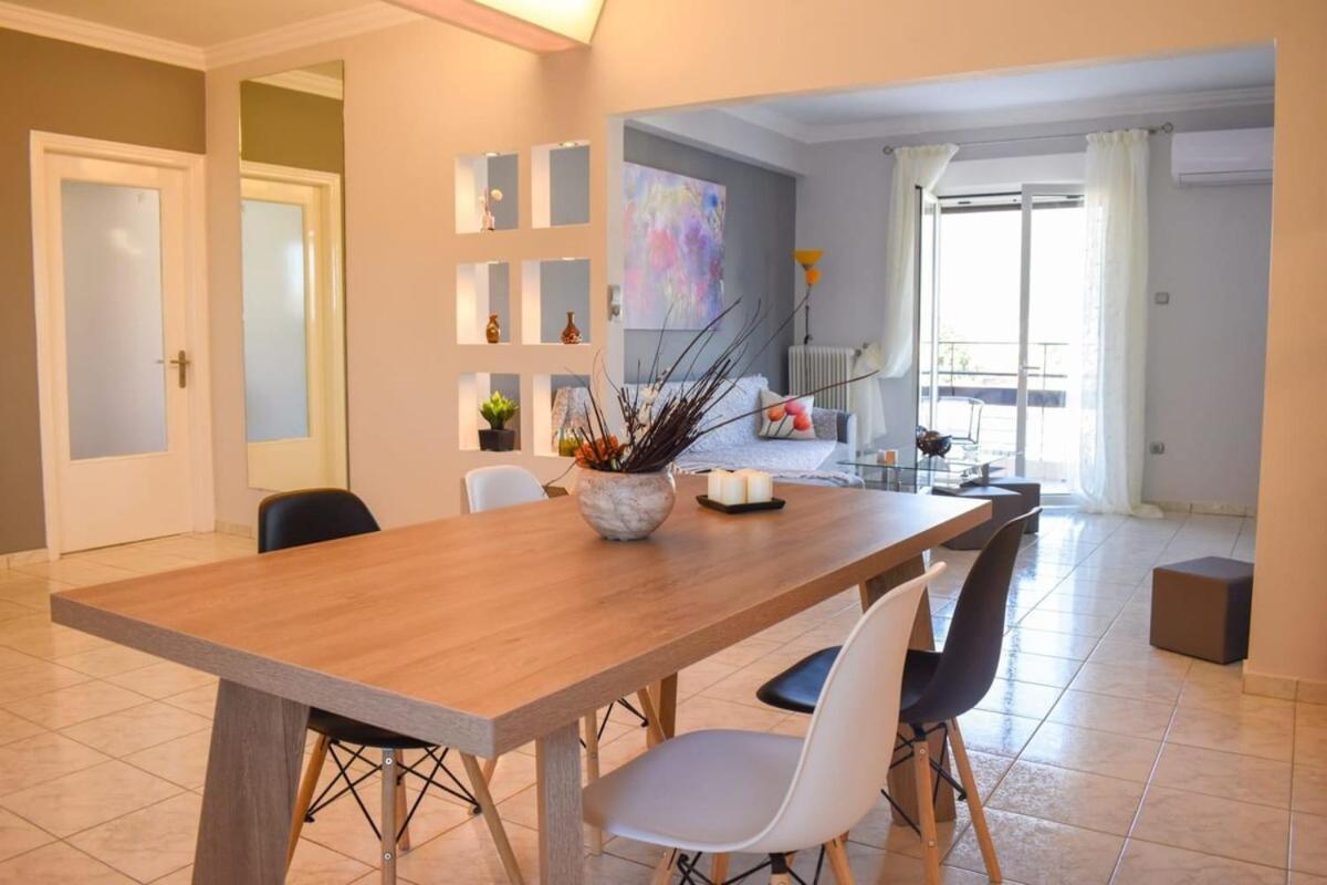 Vila Cozy Flat On The Main Square, 10Min To The Sea Kalamata Exteriér fotografie