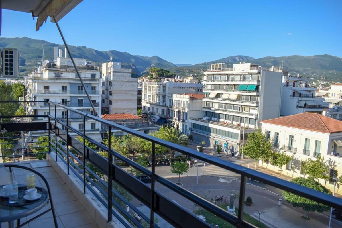 Vila Cozy Flat On The Main Square, 10Min To The Sea Kalamata Exteriér fotografie